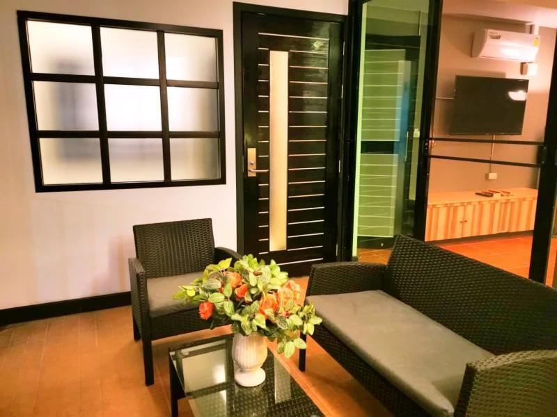 Beach Gallery House Jomtien Beach Exterior photo